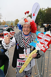 im Spenden sammelnd dabei: Michel aus Frankreich beim Trachtenlauf 2015 (©Foto. Matin Schmitz)